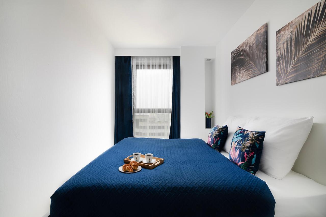 Easy Rent - Metropolitan 75 *